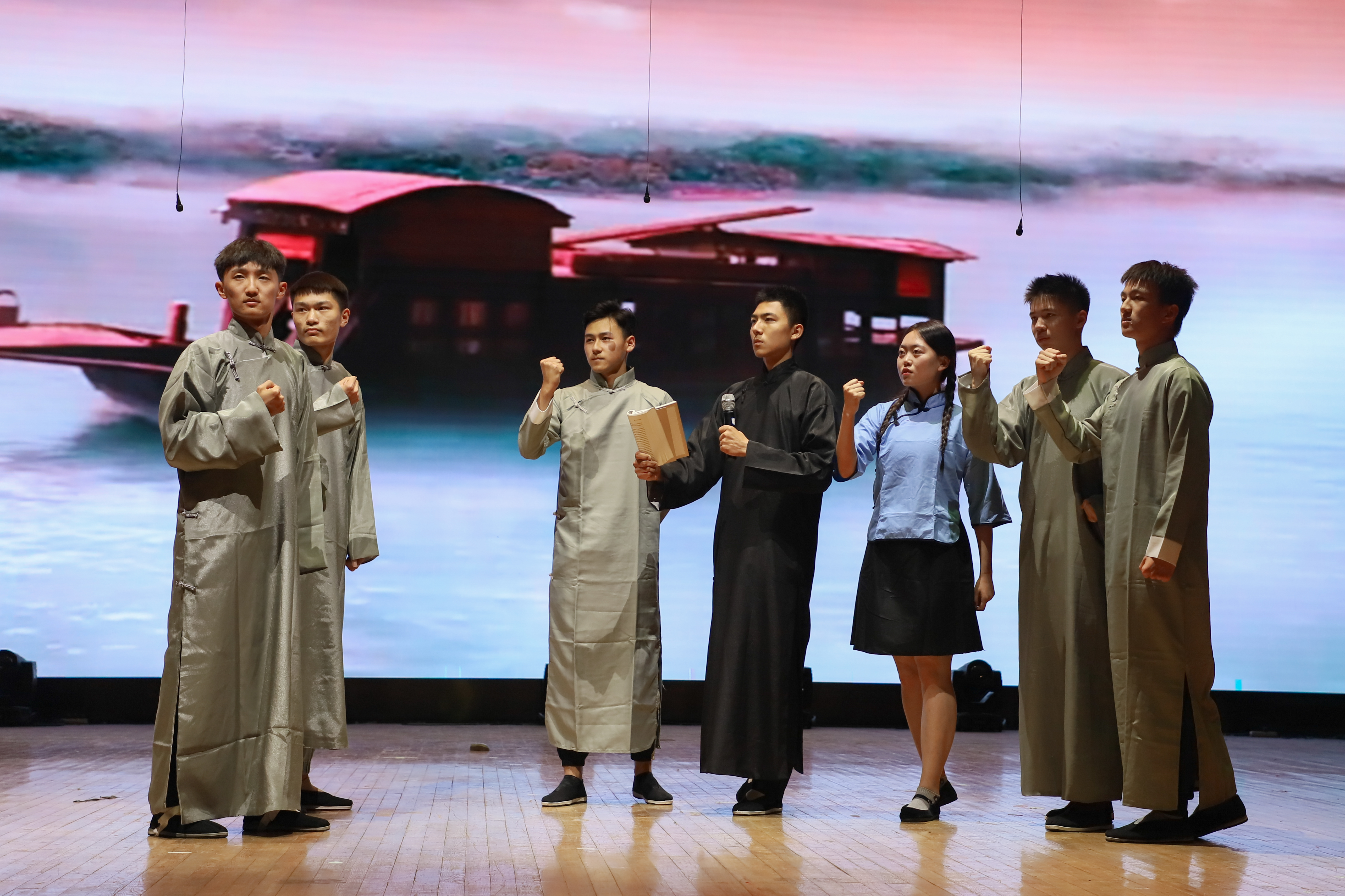 【党史学习教育】长安大学青马学校举行"青春向党·奋斗强国" 经典