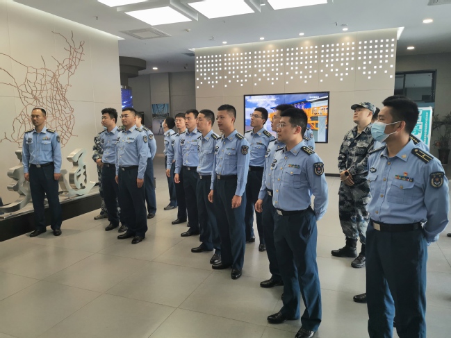 汽车,工程机械等展区;在校史馆中,介绍了长安大学的历史延承,学科优势